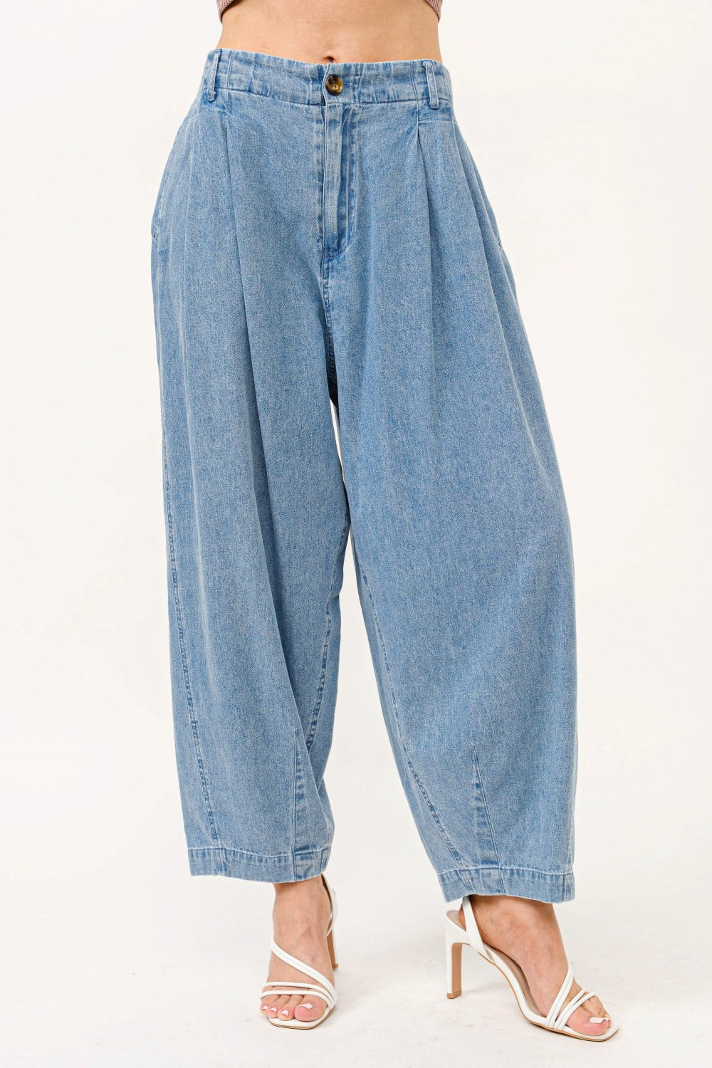 Back Pleated Baggy Jeans