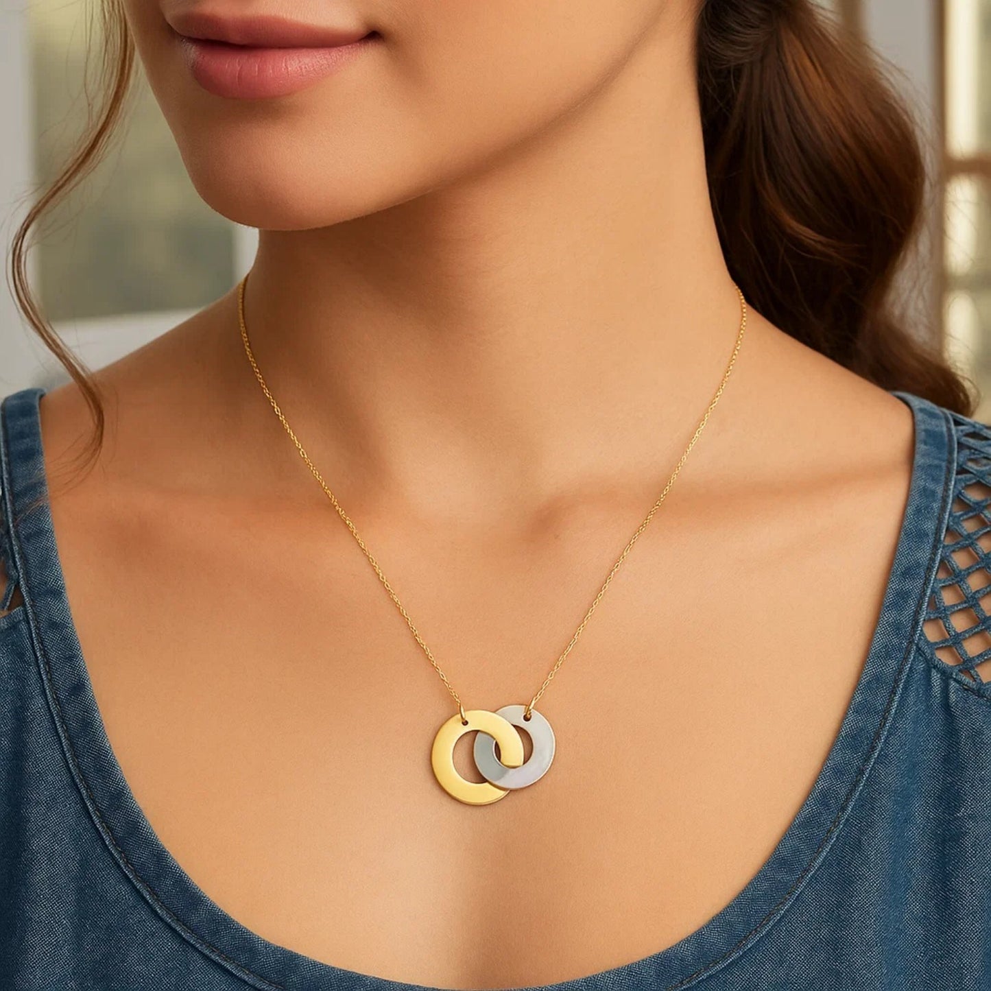 14k Yellow Gold High Polish Linked Mother of Pearl Circles Necklace