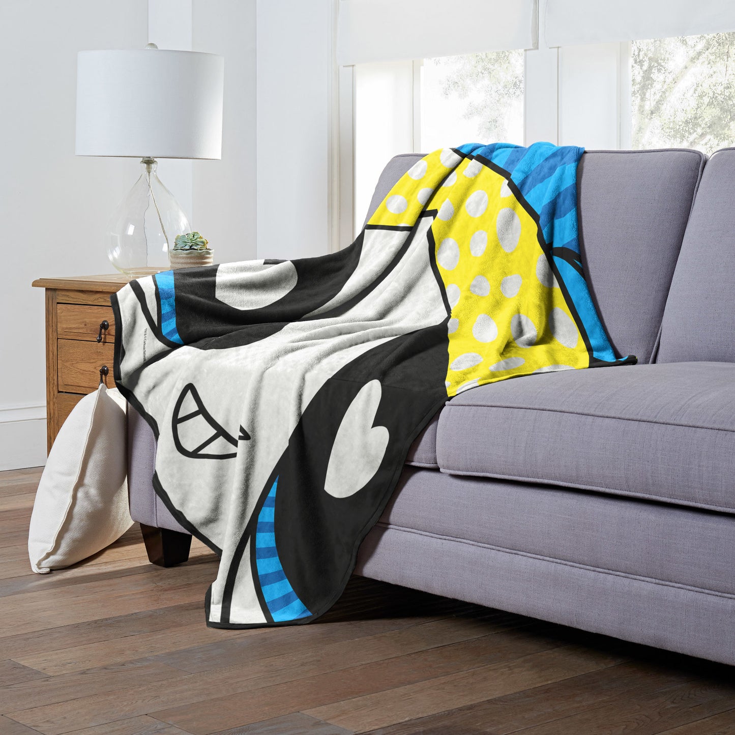 POWERPUFF GIRLS, Bubbles Heart Eyes, Silk Touch Throw Blanket, 50"x60"