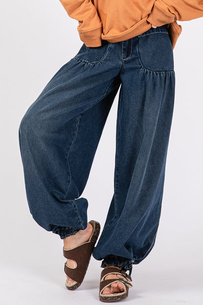 Mid-Rise Cargo Jeans with Pockets