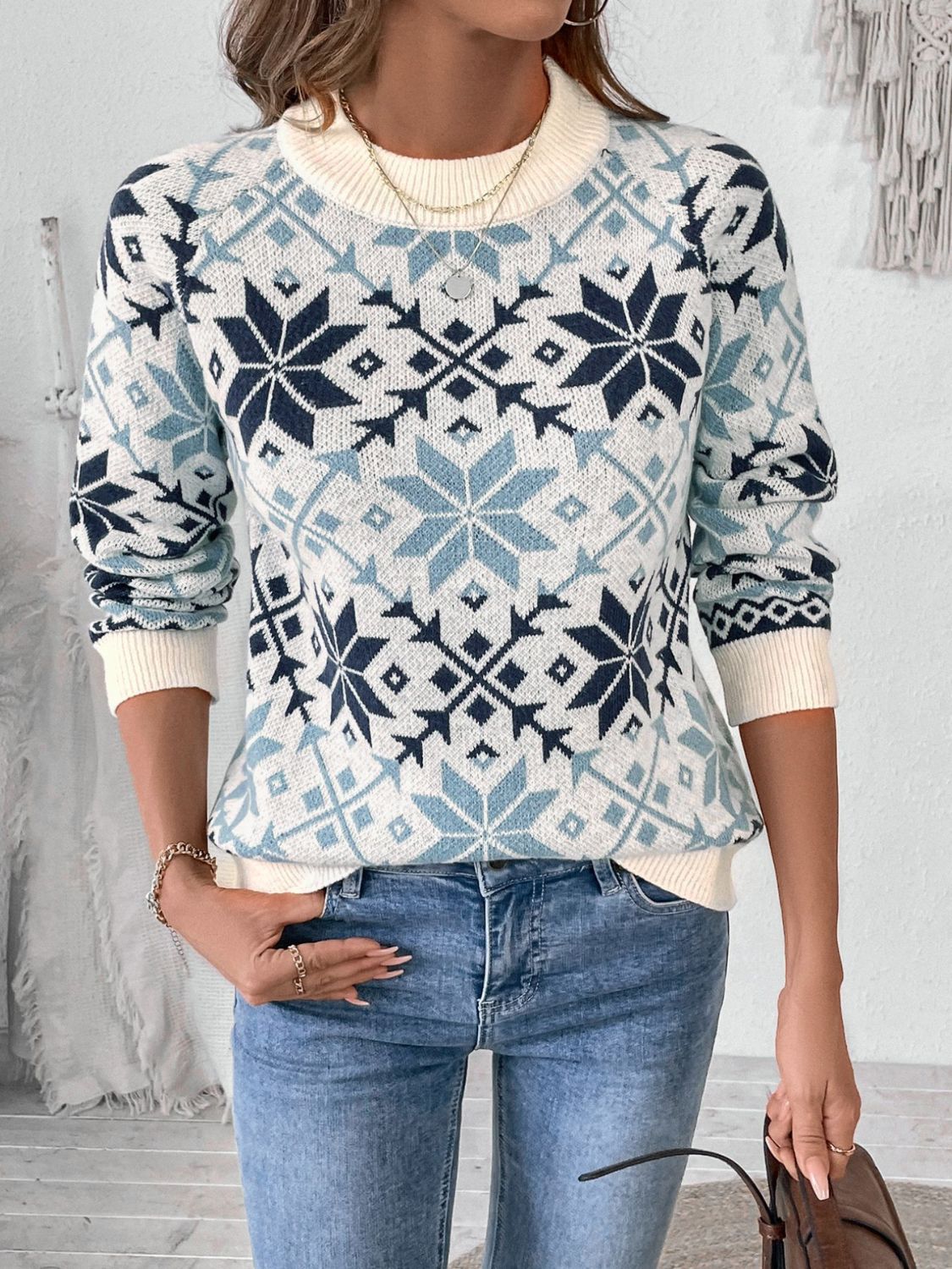 Graphic Round Neck Long Sleeve Sweater