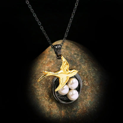 Classic Pearl Hummingbird Magpie Necklace Black & Gold Style Necklace