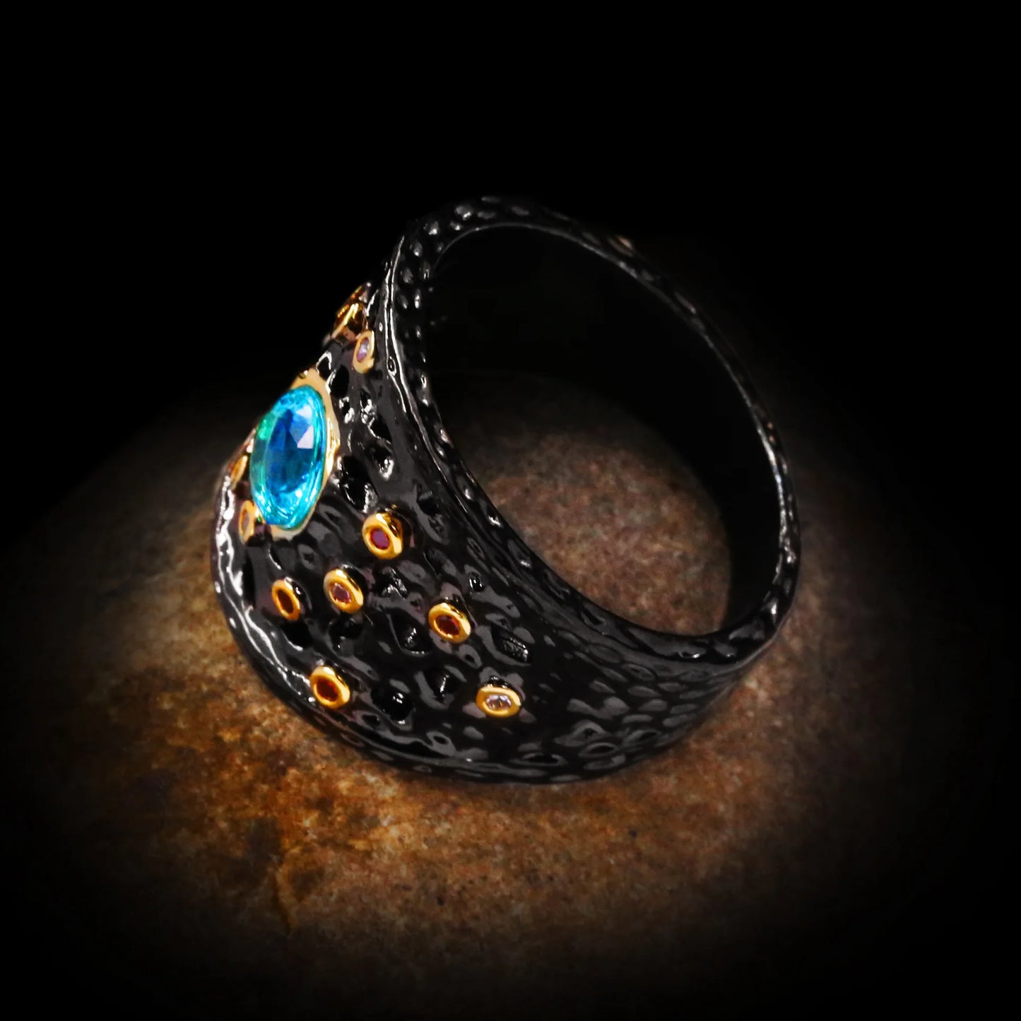 Blue Zircon Rings Banquet Black & Gold Style