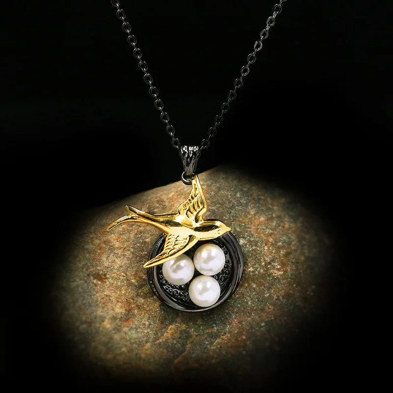 Classic Pearl Hummingbird Magpie Necklace Black & Gold Style Necklace