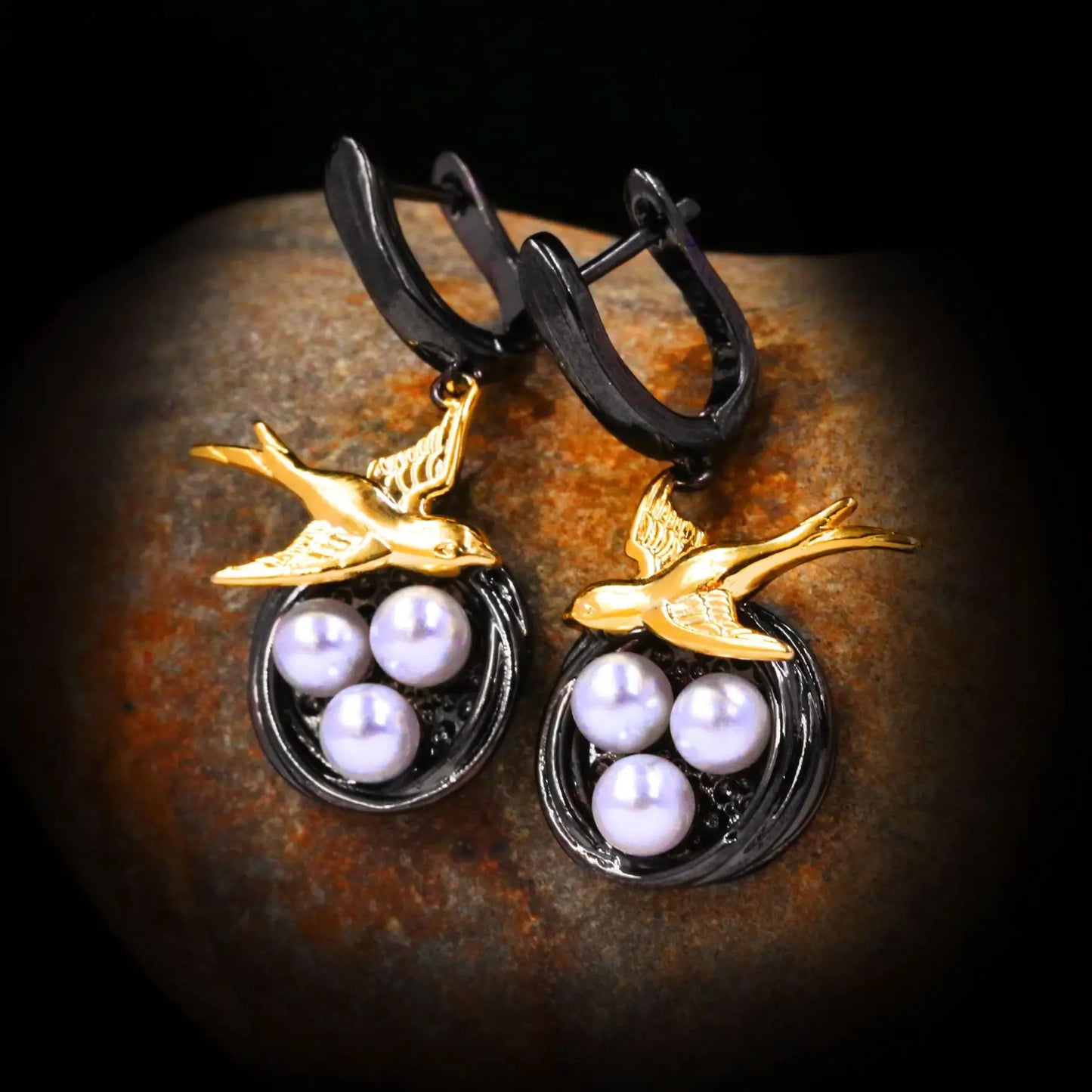 Black & Gold Style Magpie Nest with Pearl Eggs.