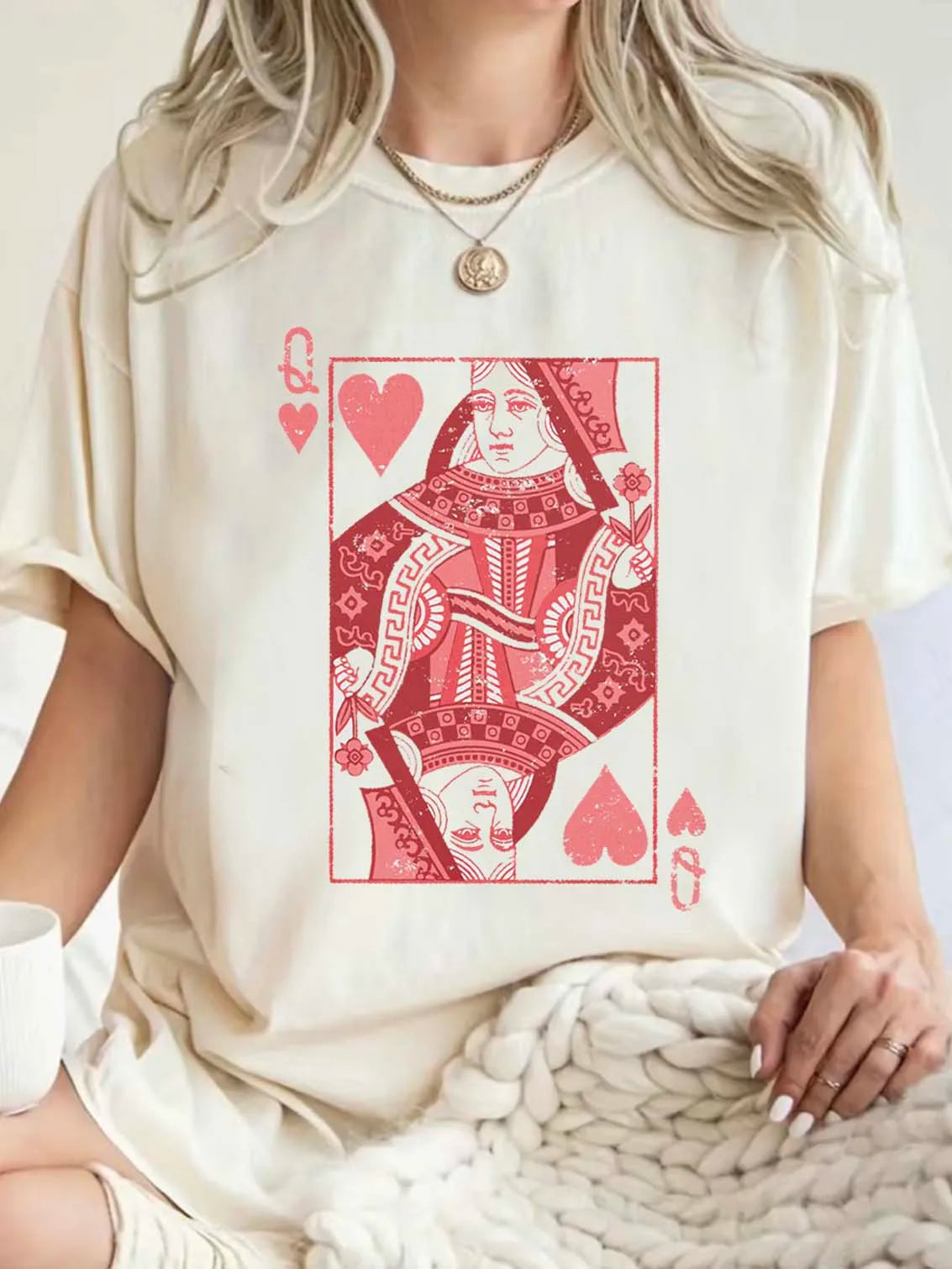 Queen of Hearts Womens Vintage Graphic T-Shirts