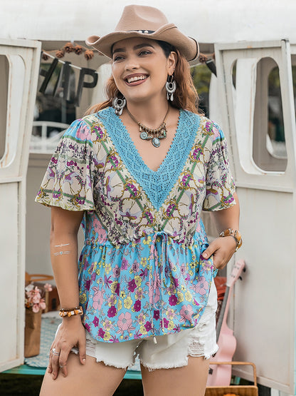 Plus Ruched Lace Detail Print V-Neck Short Sleeve Blouse