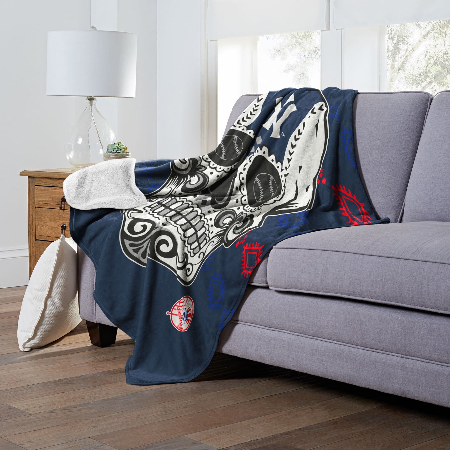 CANDY SKULL - YANKEES Silk Touch Sherpa Blanket 50"x60"