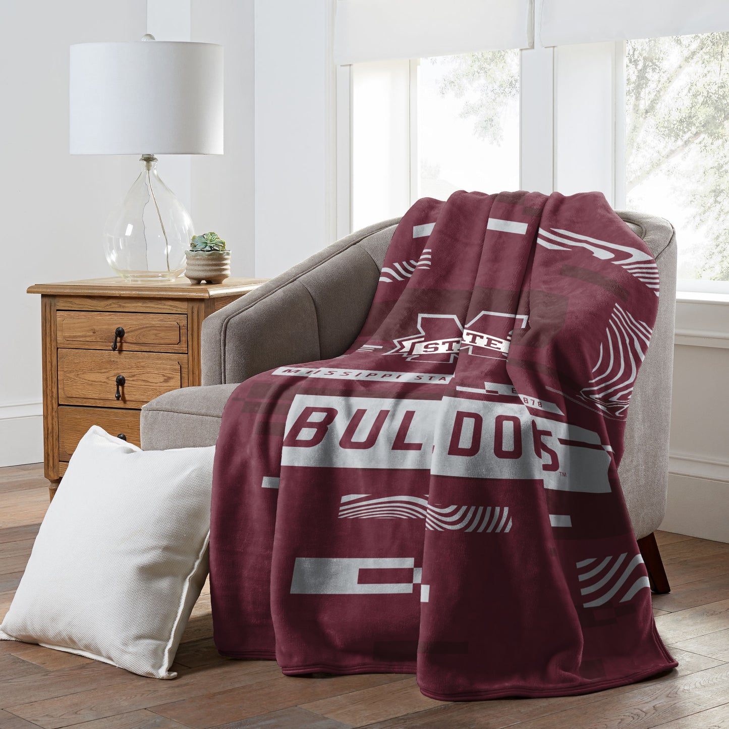 MISSISSIPPI STATE OFFICIAL NCAA "Digitize" Raschel Throw Blanket, 60" x 80"
